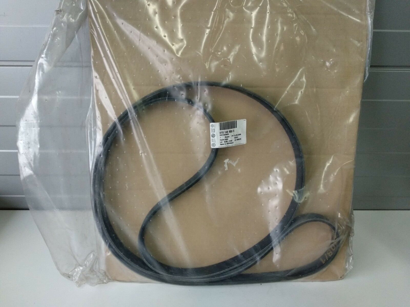 NEW Genuine OEM VW   DOUBLE POLY V-BELT  Part No  07D145933E - Fresh Stock Dated February 2026
