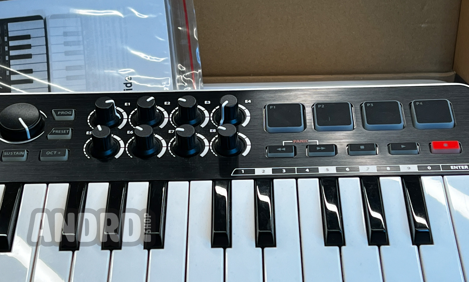 Samson Graphite M25 Mini USB MIDI Controller Barely Used, Perfect Condition - Fresh Stock Dated February 2026