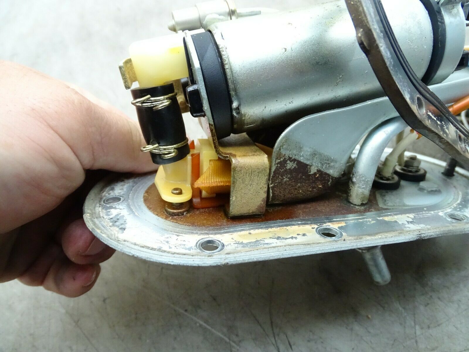 08 KAWASAKI MEANSTREAK VN 1600 FUEL GAS PUMP E-1647 - Fresh Stock Dated February 2026