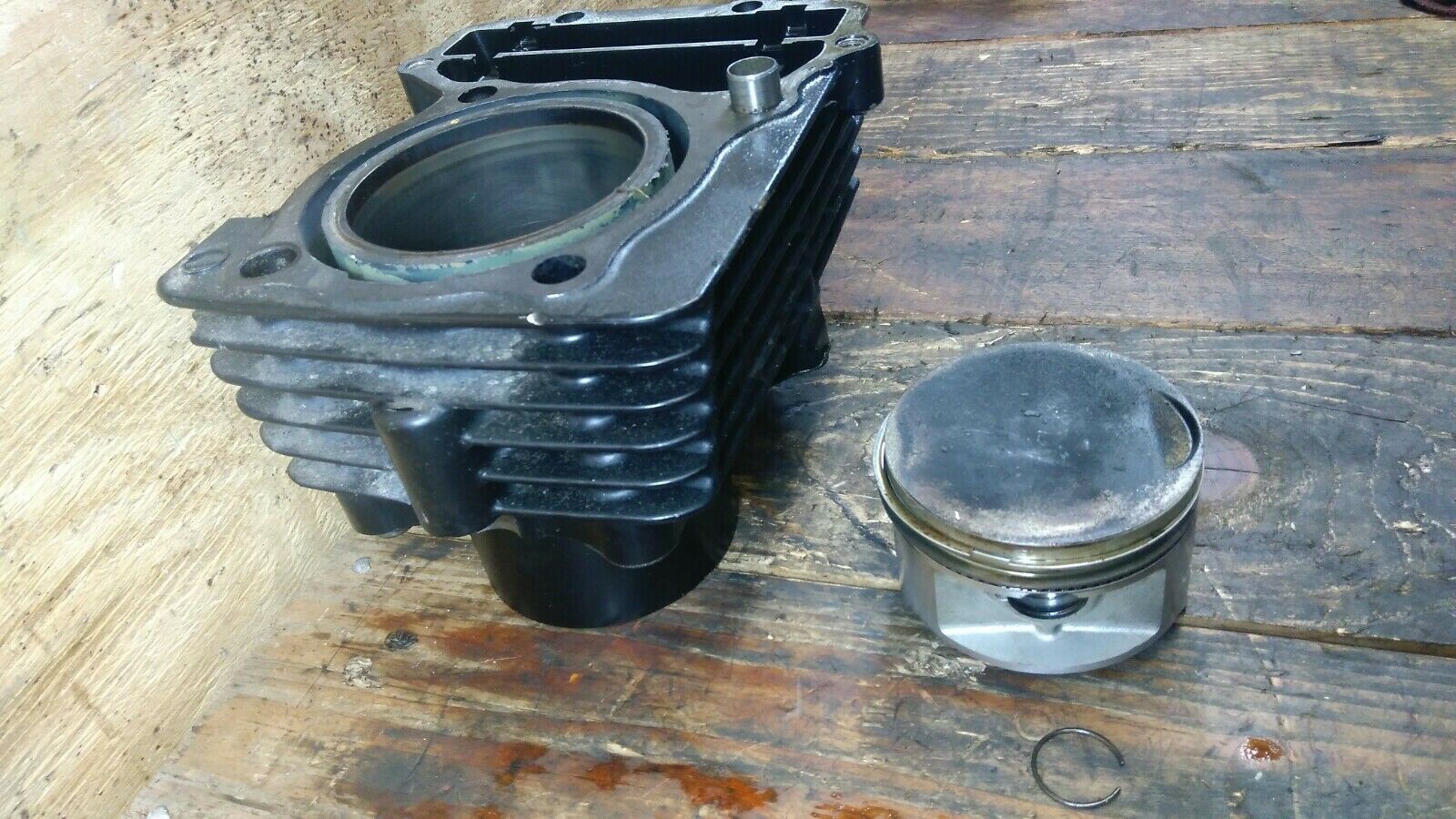 Rear Cylinder & Piston 1983 Honda Shadow VT750C VT 750 C VT750 83 OEM - Fresh Stock Dated February 2026