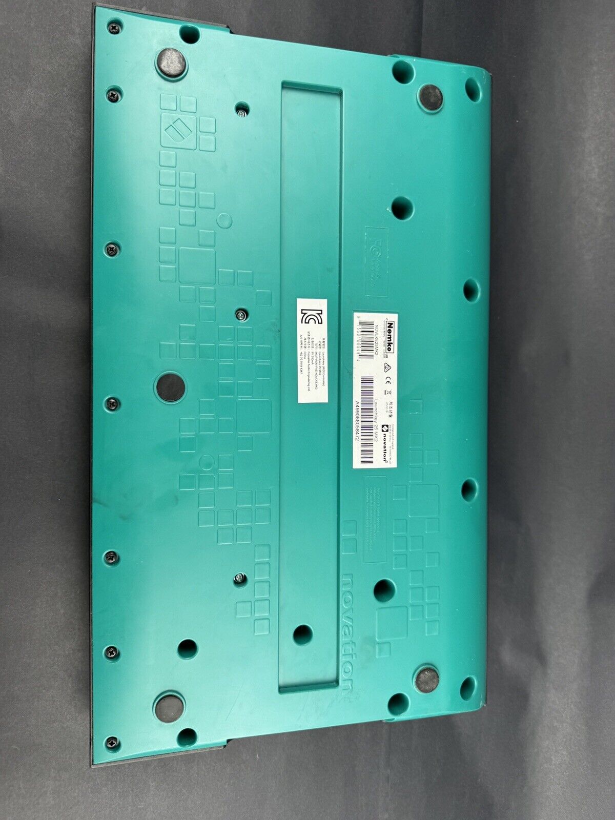 Novation Launchkey Mini Mk2 25 Mini-key Midi Keyboard Controller *READ* - Fresh Stock Dated February 2026