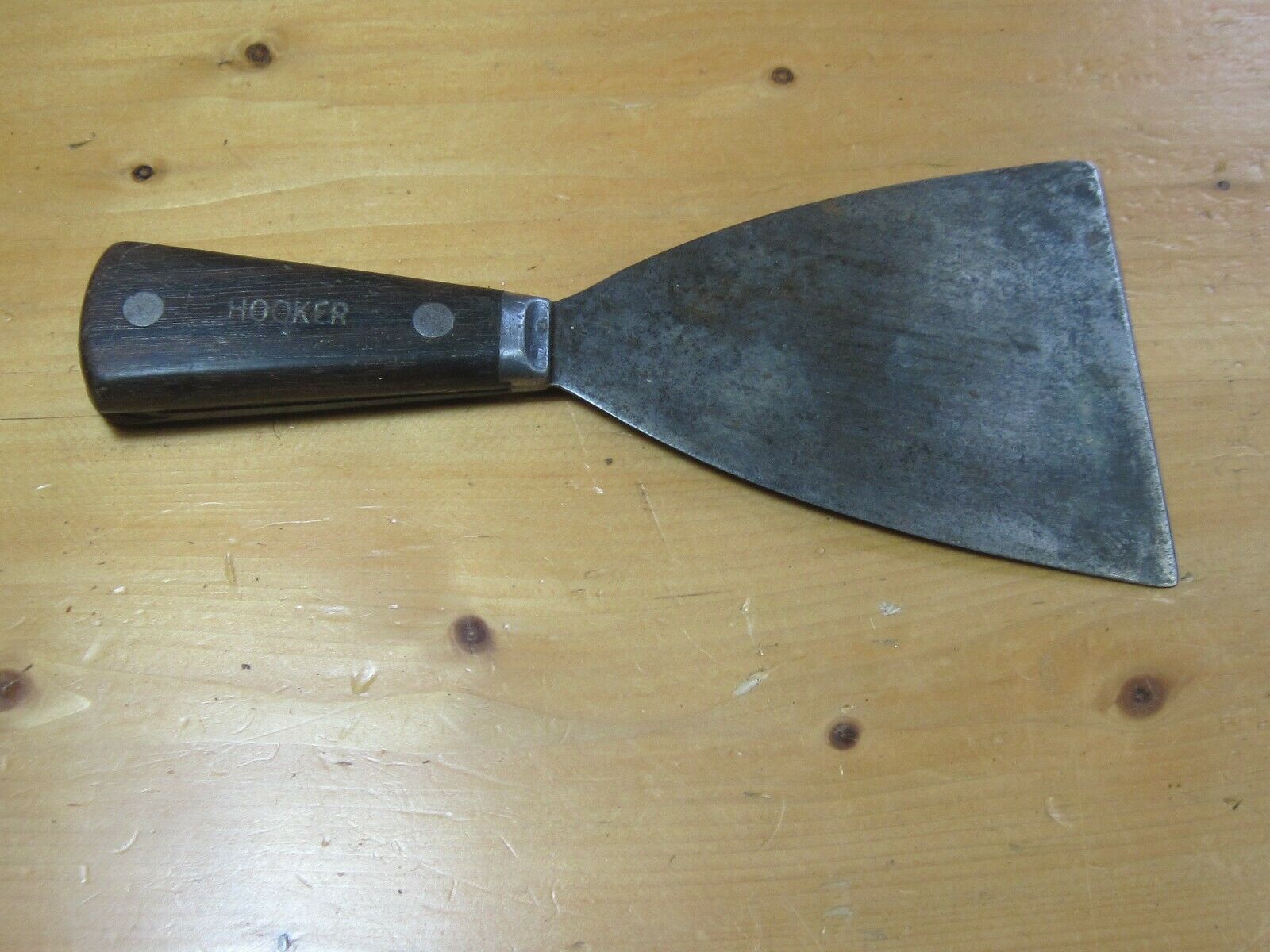 VTG SCRAPER PUTTY DRYWALL SEAM KNIFE 4904 E 4 HOOKER RUSSELL GREEN RIVER WORKS - Fresh Stock Dated February 2026