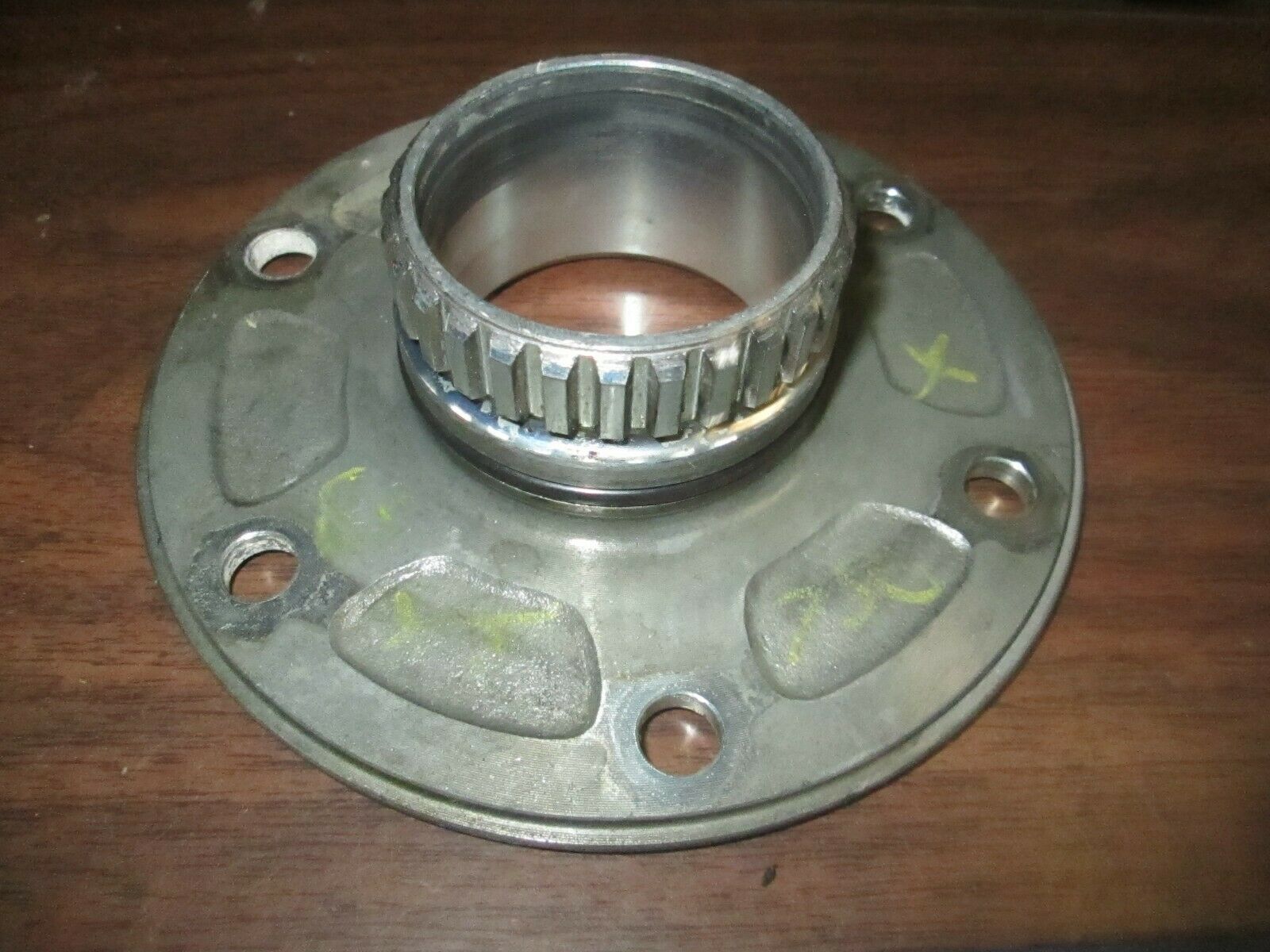YAMAHA OEM CLUTCH HUB , REAR WHEEL DRIVE FLANGE 16G-25366-01-00 - Fresh Stock Dated February 2026