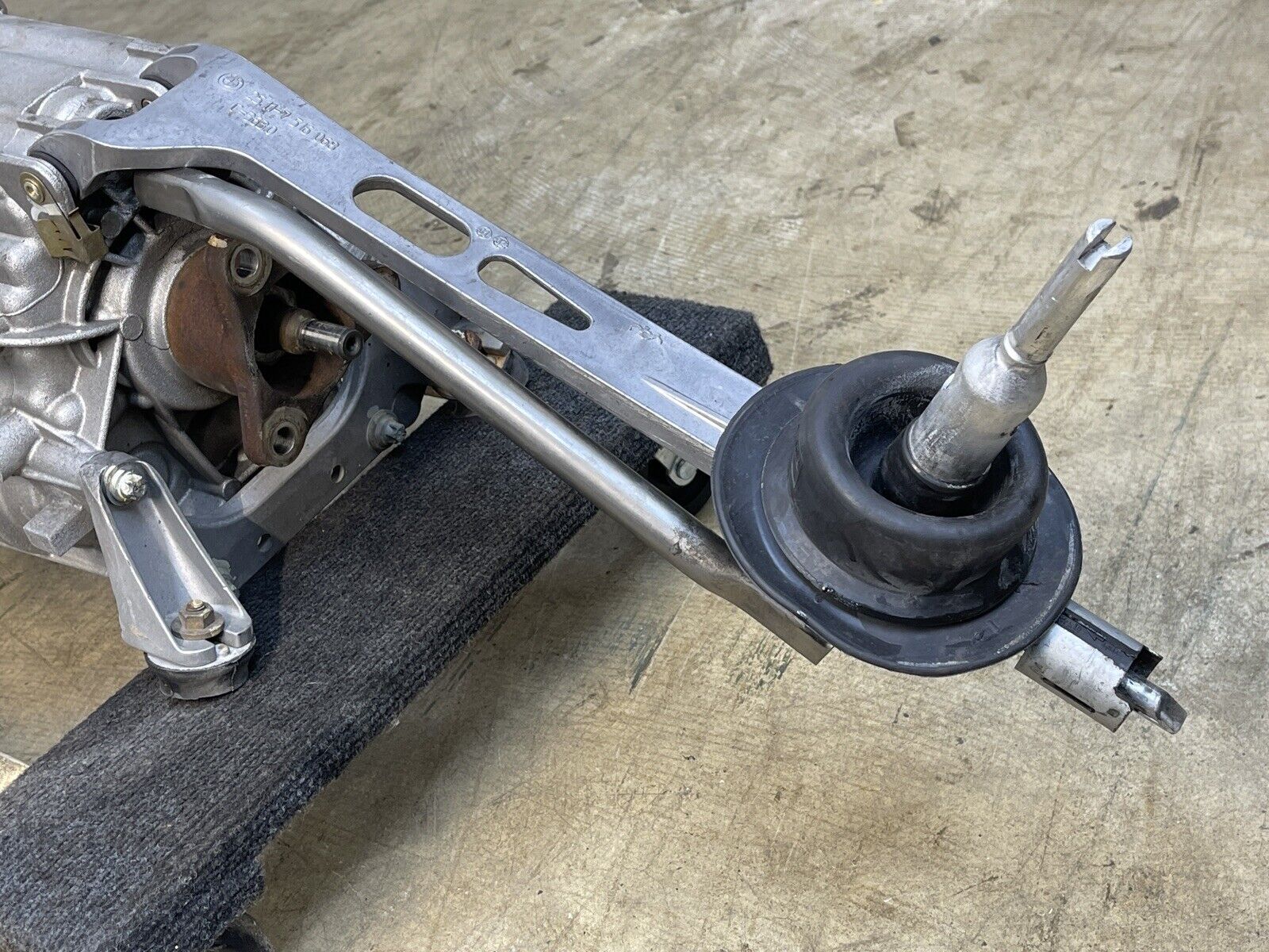 BMW E85 Z4 3.0L GS6-37 6-Speed Manual Gearbox Transmission Shifter Assembly OEM✅ - Fresh Stock Dated February 2026