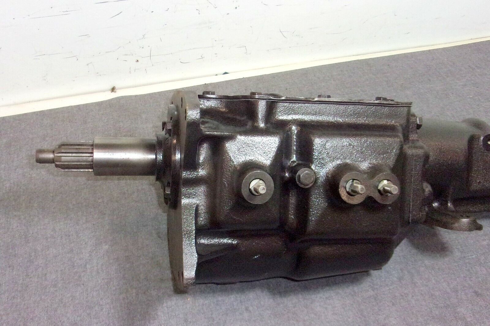 1970 FORD TOP LOADER 4 SPEED RUG-AU CLOSE 2.32 4 SP 429 FAIRLANE REBUILT 10 x 31 - Fresh Stock Dated February 2026