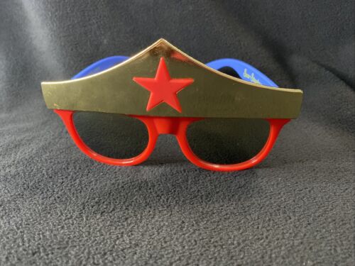 Sun Staches DC Comics Wonder Woman Star Sunglasses SG2207 - Fresh Stock Dated February 2026