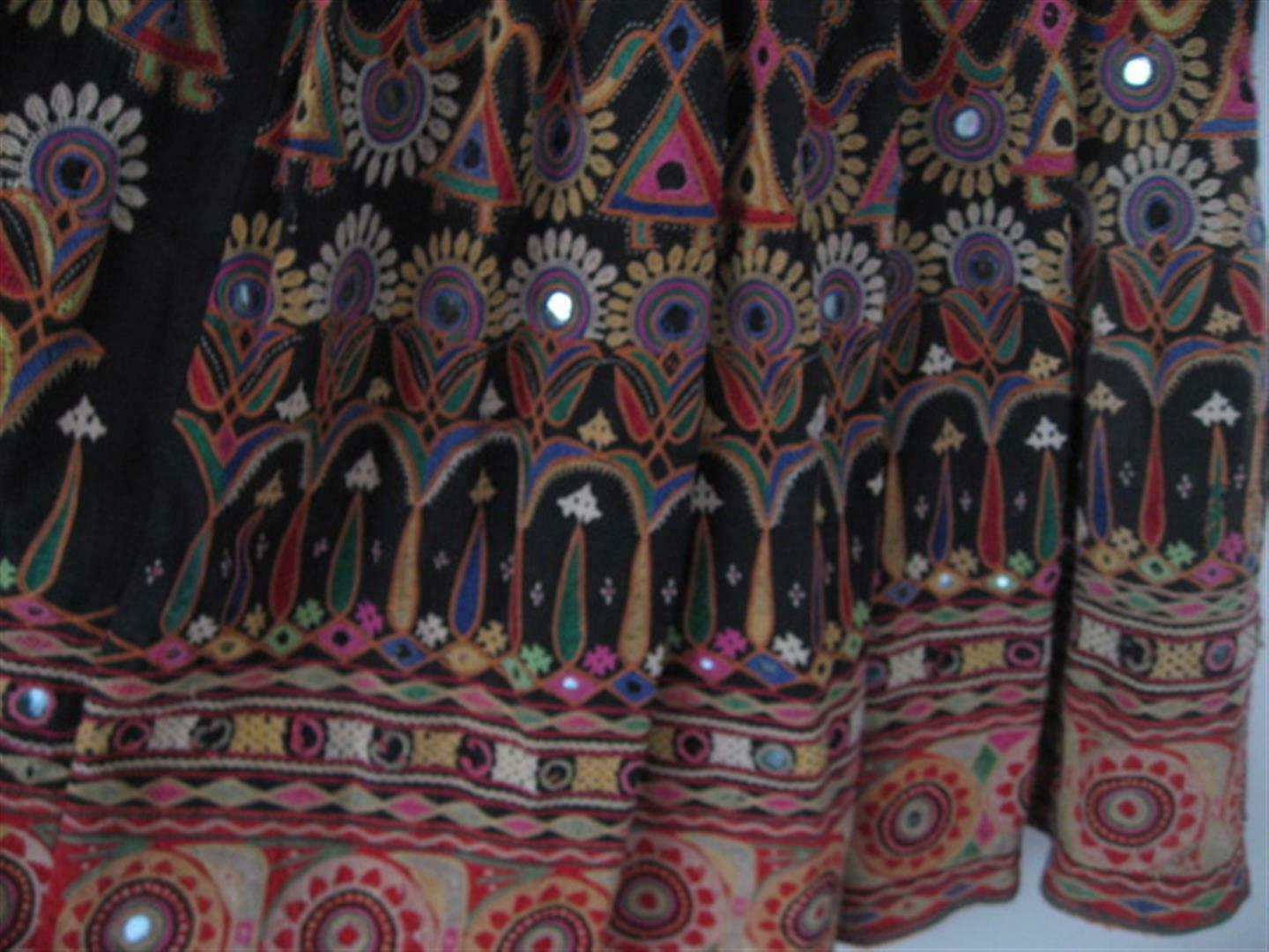 TRUE VINTAGE HEAVILY EMBROIDERED INDIA PEASANT SKIRT BANJARA ANTIQUE L - Fresh Stock Dated December 2025