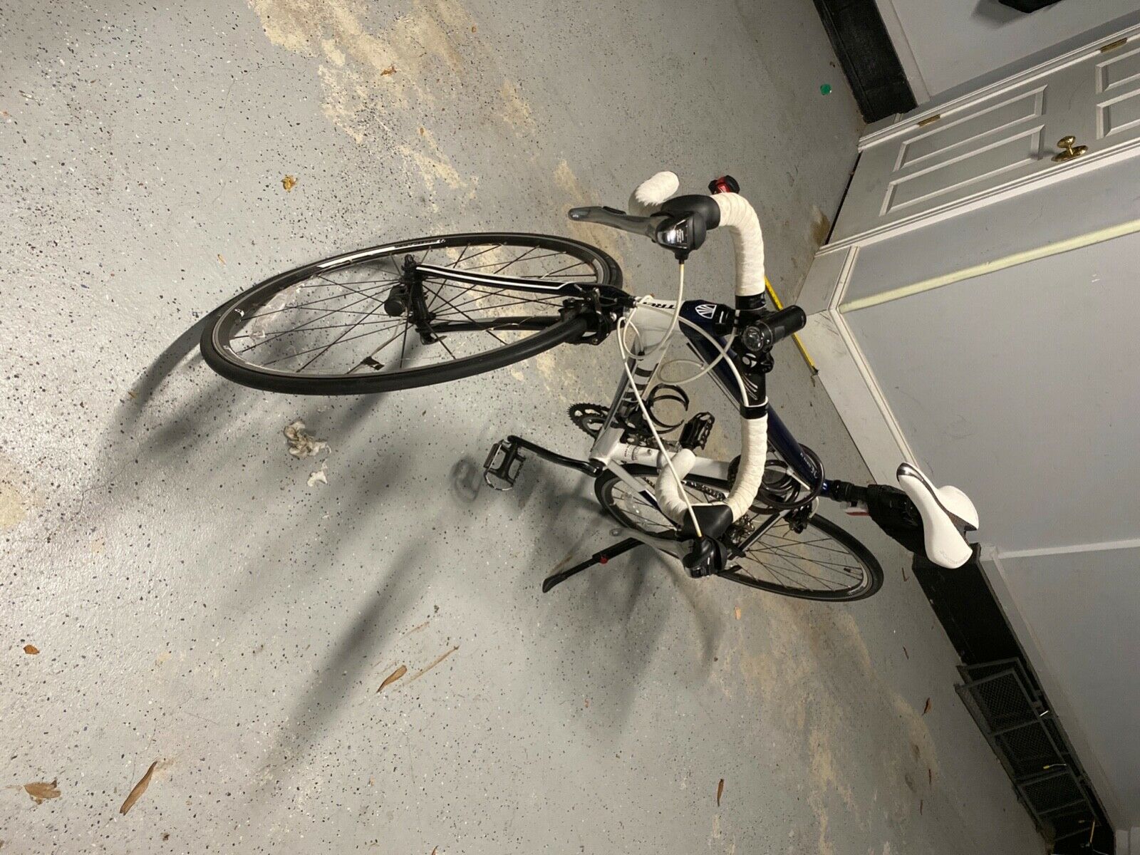 trek one series 1.5 - alpha 100 series aluminum (blue and white) (used) - Fresh Stock Dated February 2026