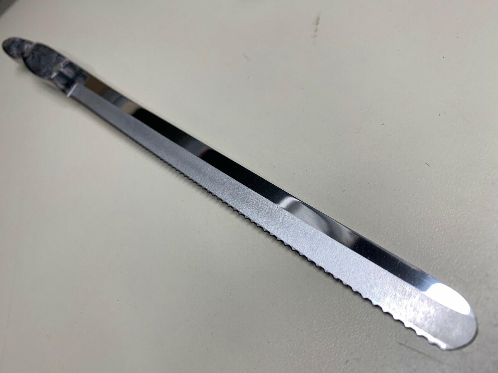 CUTCO classic 1724 slicer knife USA made *NICE* - Fresh Stock Dated December 2025