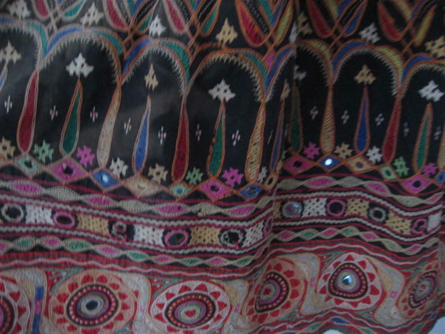 TRUE VINTAGE HEAVILY EMBROIDERED INDIA PEASANT SKIRT BANJARA ANTIQUE L - Fresh Stock Dated December 2025