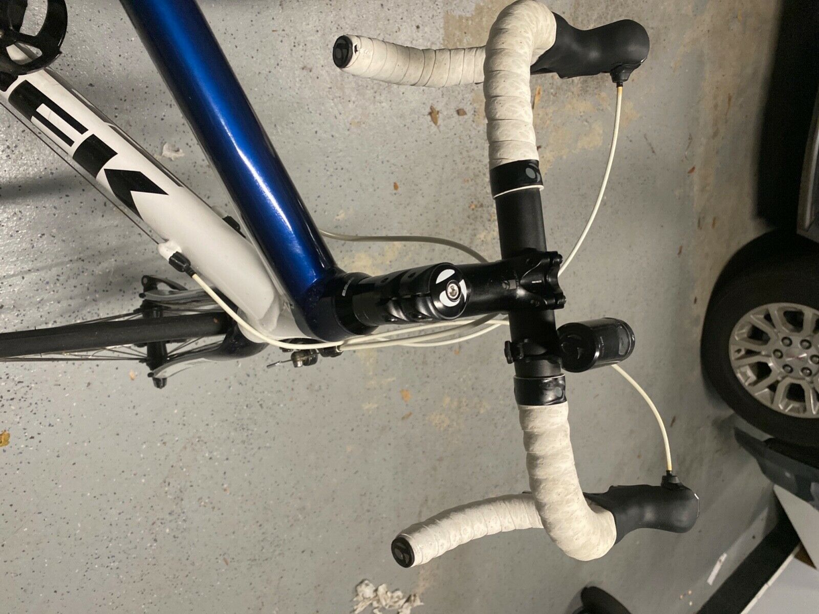 trek one series 1.5 - alpha 100 series aluminum (blue and white) (used) - Fresh Stock Dated February 2026
