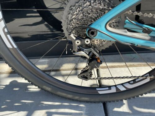 Yeti Arc, Enve M525 - Fresh Stock Dated February 2026