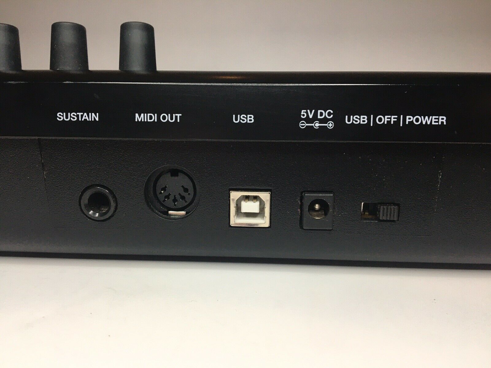 Alesis QX25 USB MIDI Digital Keyboard Controller Interface w/Drum Pads-No Cords - Fresh Stock Dated February 2026