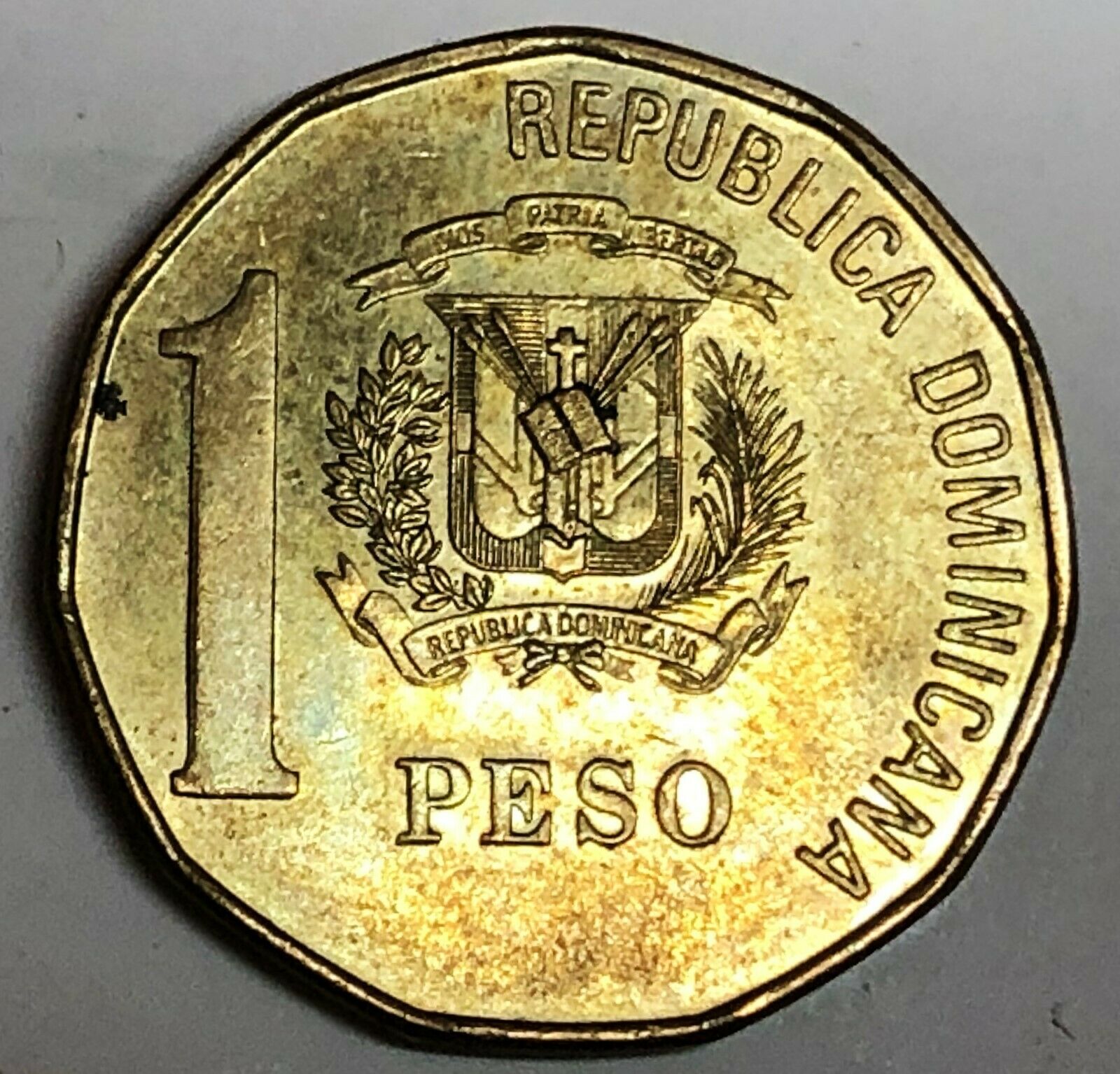 # C5740     DOMINICAN  REPUBLIC   COIN,    ONE PESO   1997 - Fresh Stock Dated February 2026