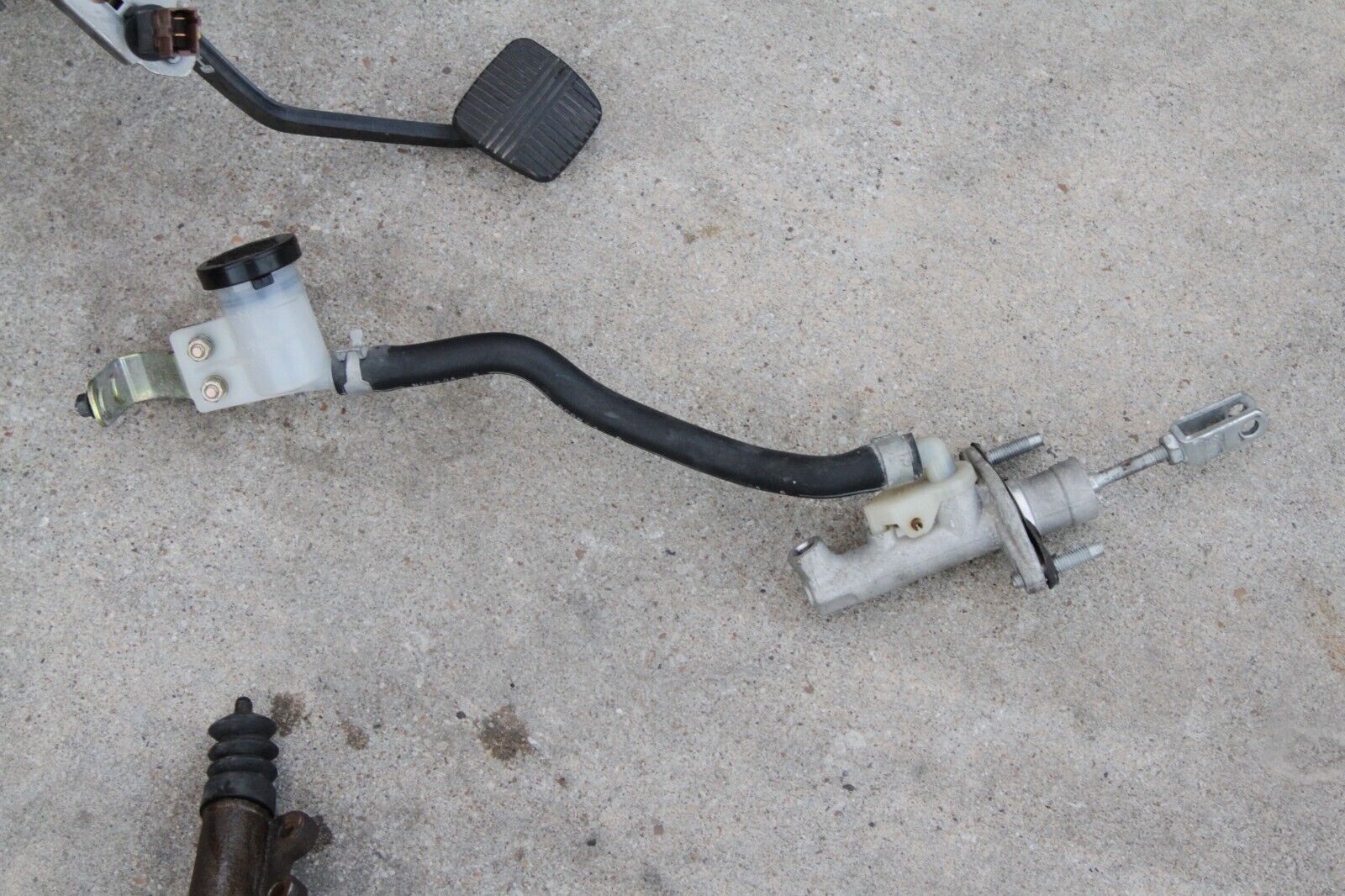 03-04 INFINITI G35 VQ35DE V6 3.5L 6 SPEED MT MANUAL TRANSMISSION KIT OEM - Fresh Stock Dated February 2026