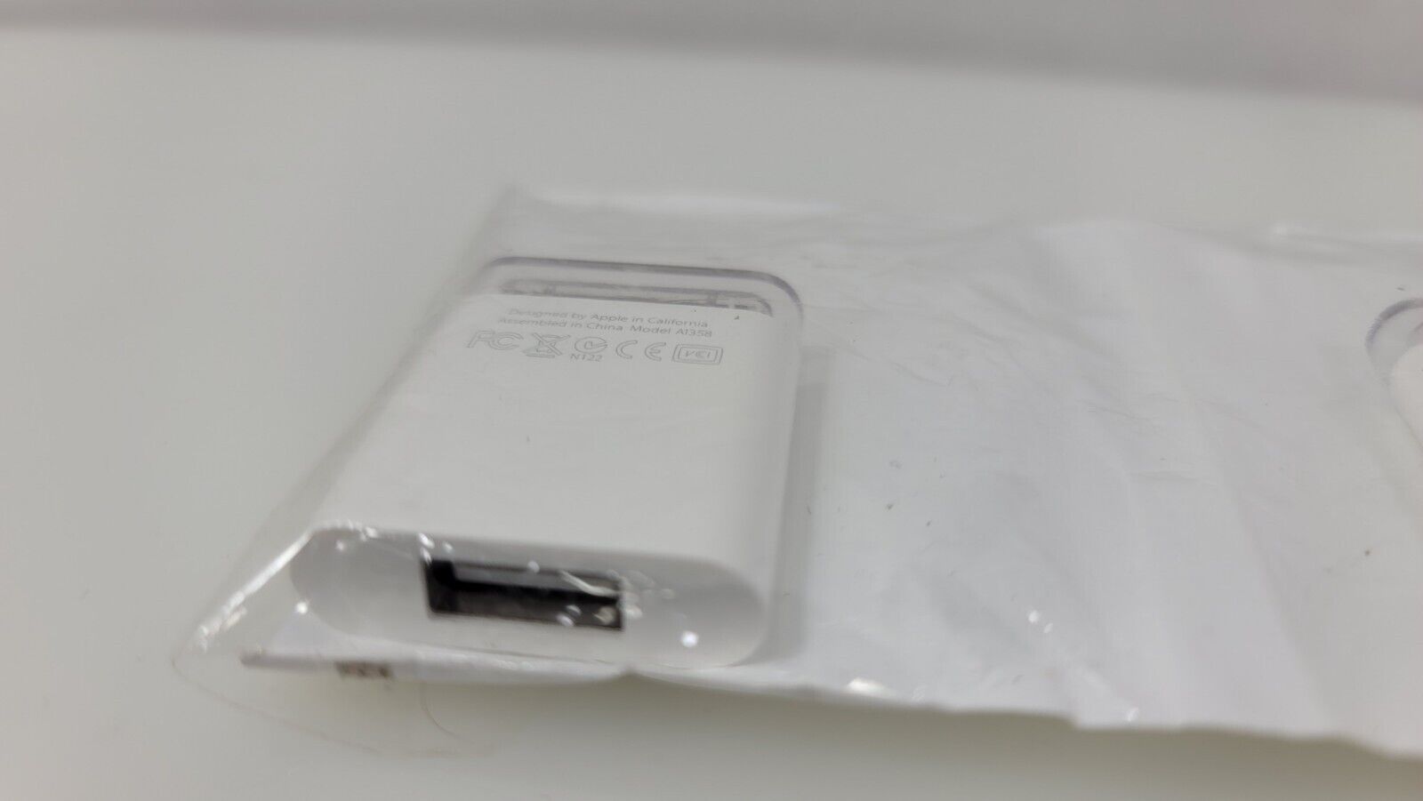 OEM Apple iPad Camera Connection Kit (30pin connector)-MC531ZM/A- MN A1362/A1358 - Fresh Stock Dated February 2026