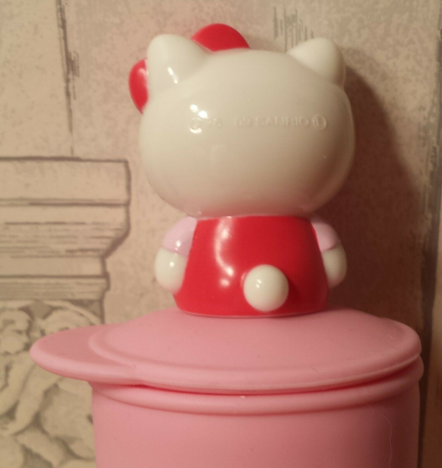 Hello Kitty Silicone Push Up Ice Pop Mold Sanrio Rare - Fresh Stock Dated February 2026