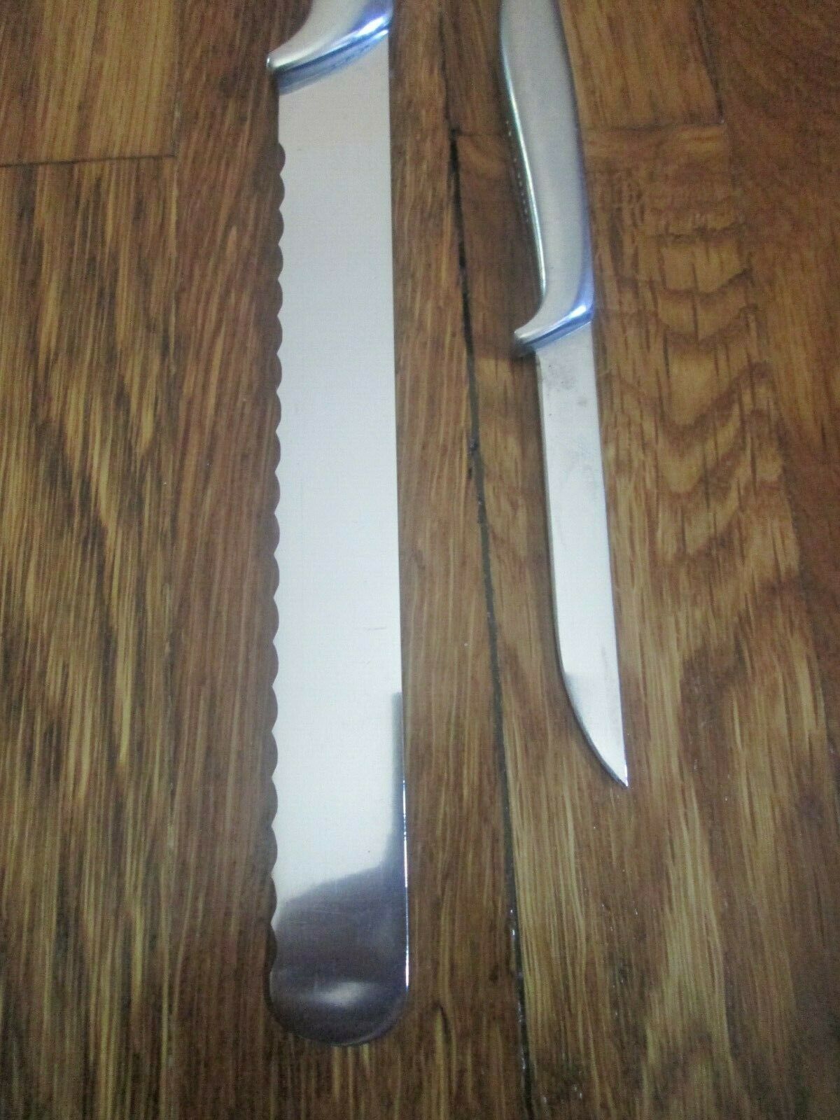 Vintage Gerber Legendary Blades 2 pc Knife Set w/Block Pixie & Sandwich Knives - Fresh Stock Dated December 2025