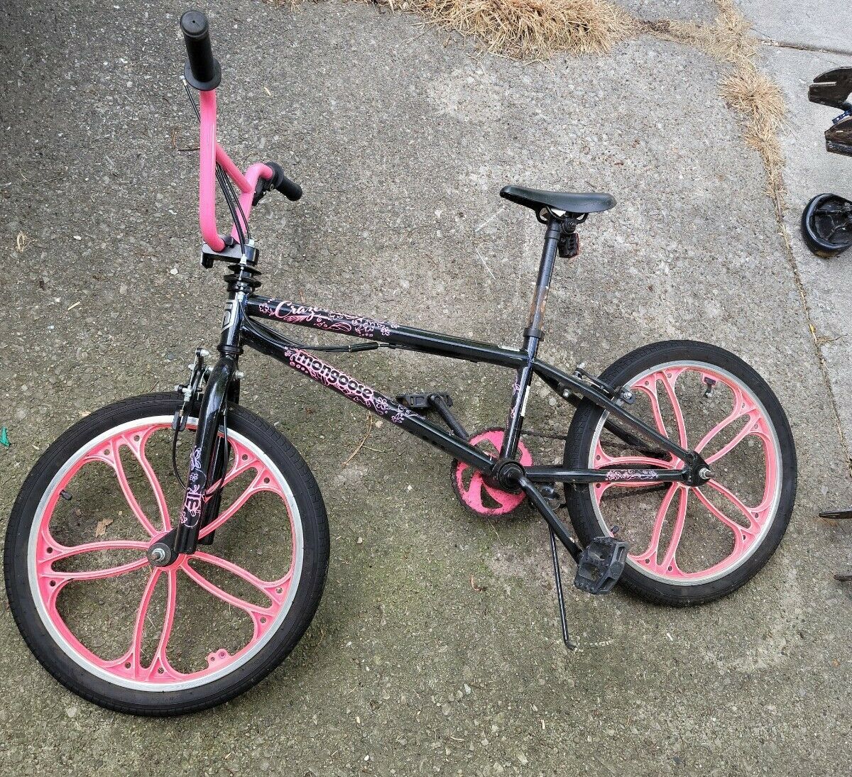 MONGOOSE PINK CRAZE VHTF PINK MAGS  **DISCONTINUED ** GREAT SHAPE BIKE*** - Fresh Stock Dated February 2026
