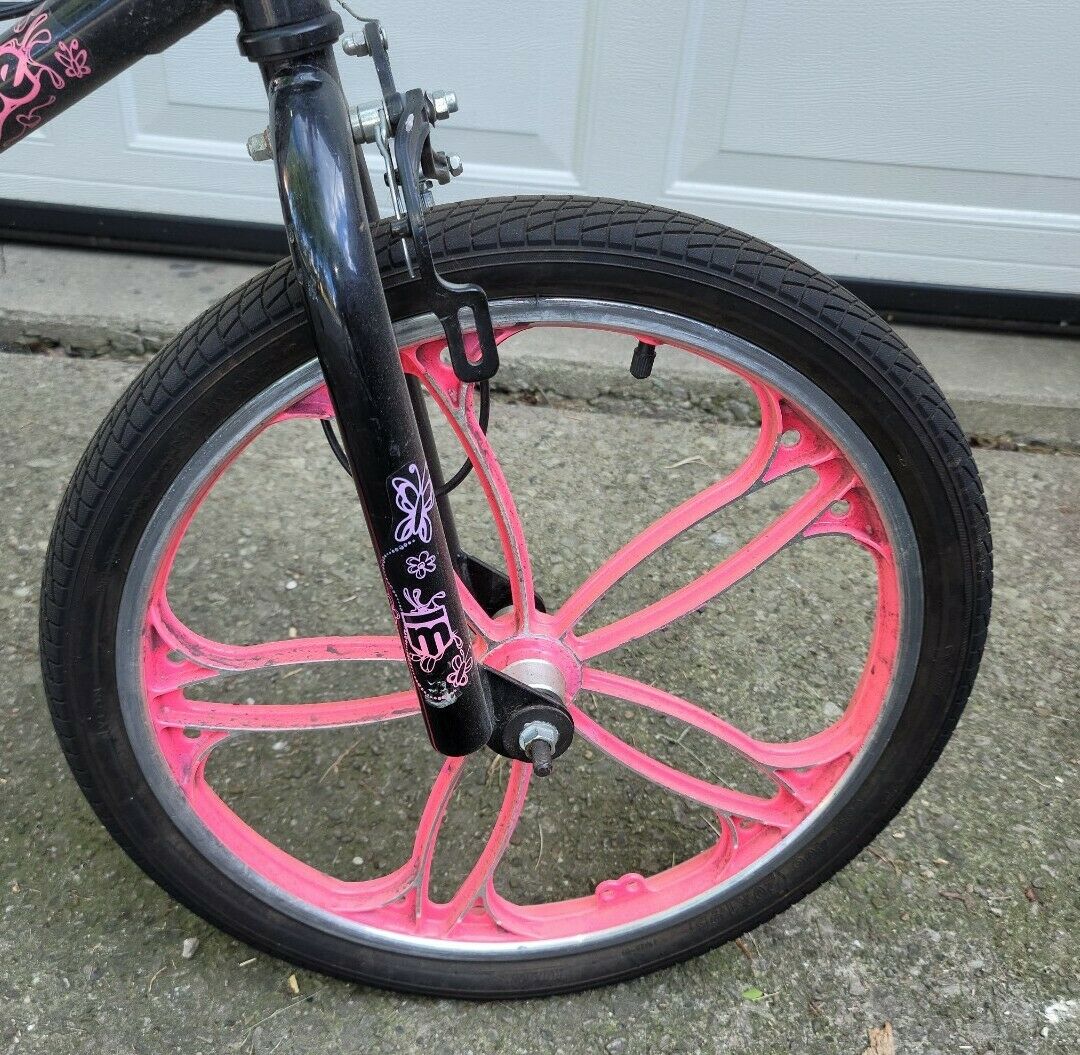 MONGOOSE PINK CRAZE VHTF PINK MAGS  **DISCONTINUED ** GREAT SHAPE BIKE*** - Fresh Stock Dated February 2026