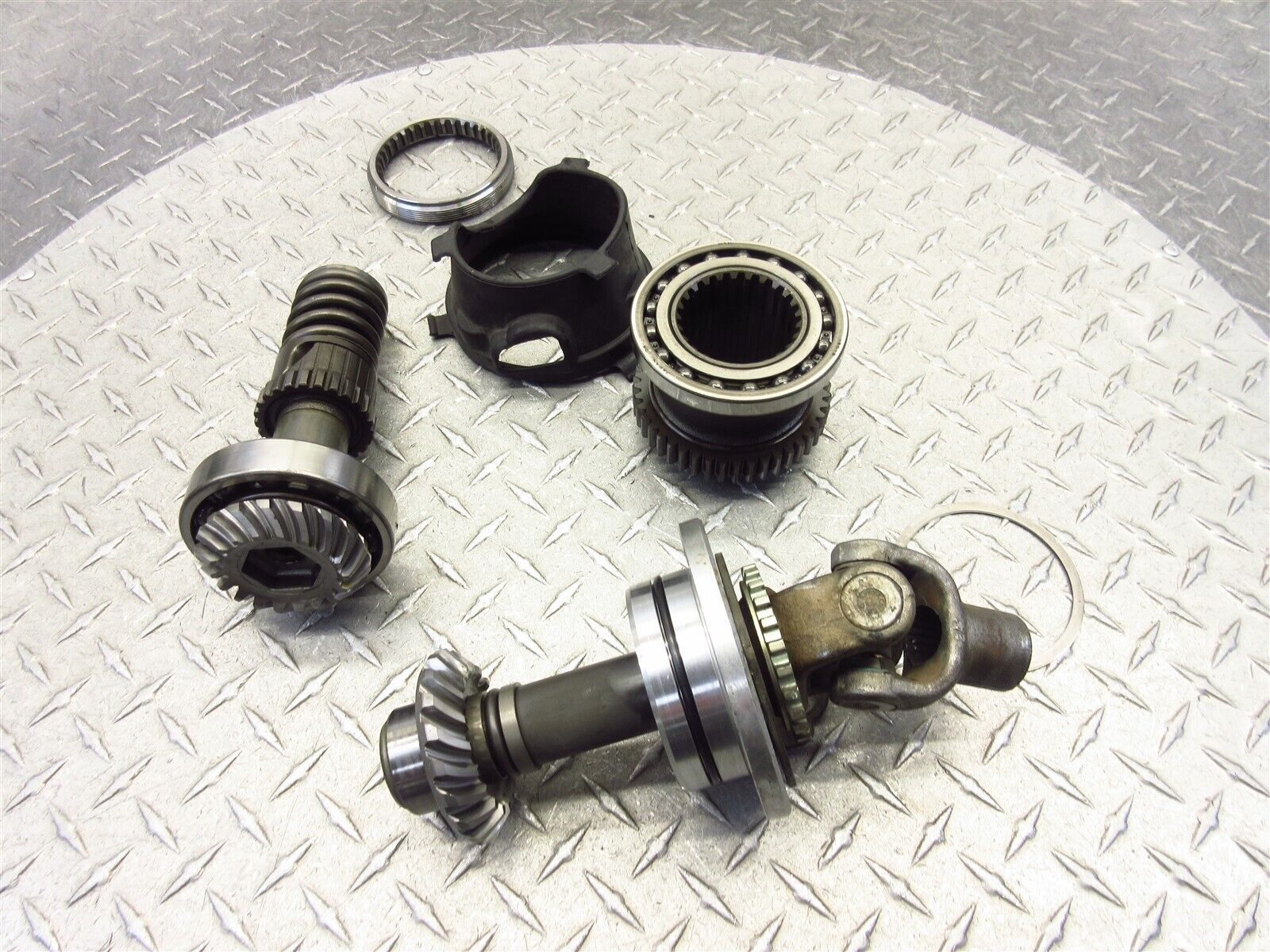 2005 04-09 Yamaha VStar1100 XVS1100 Middle Drive Shaft Gear Bevel OEM - Fresh Stock Dated February 2026