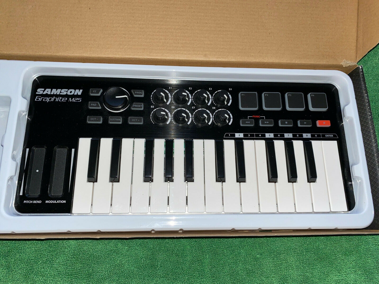 SAMSON GRAPHITE M25 USB MIDI KEYBOARD CONTROLLER - Fresh Stock Dated February 2026