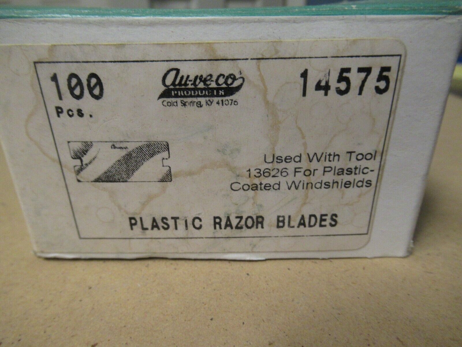 Auveco  14575 Plastic Razor Blade. Box of 100 - Fresh Stock Dated February 2026