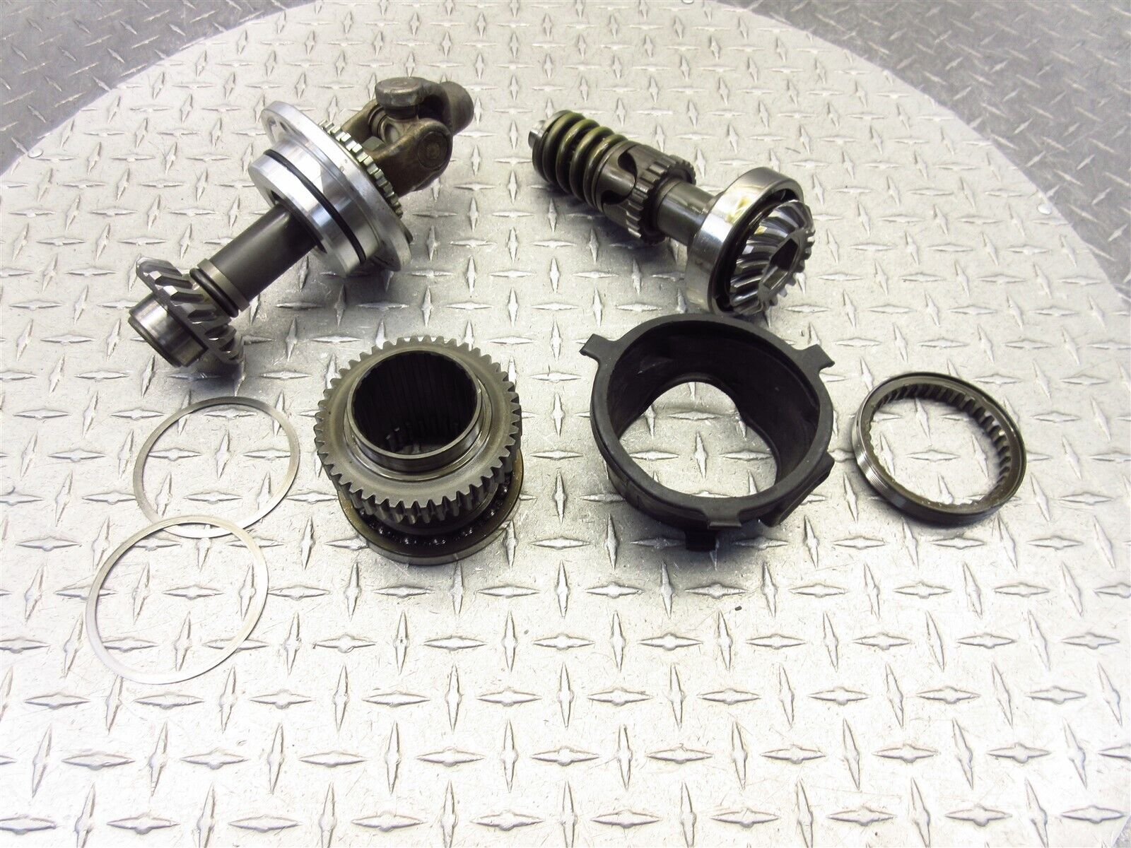 2005 04-09 Yamaha VStar1100 XVS1100 Middle Drive Shaft Gear Bevel OEM - Fresh Stock Dated February 2026