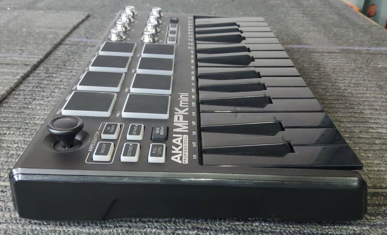 Akai Professional MPK Mini Keyboard - Black DEVICE ONLY ---- *C23* - Fresh Stock Dated February 2026