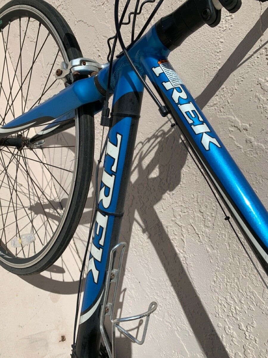 TREK BICYCLE AMD DISCOVERY CHANNEL **In-Store Pickup Only** (PSN021436) - Fresh Stock Dated February 2026