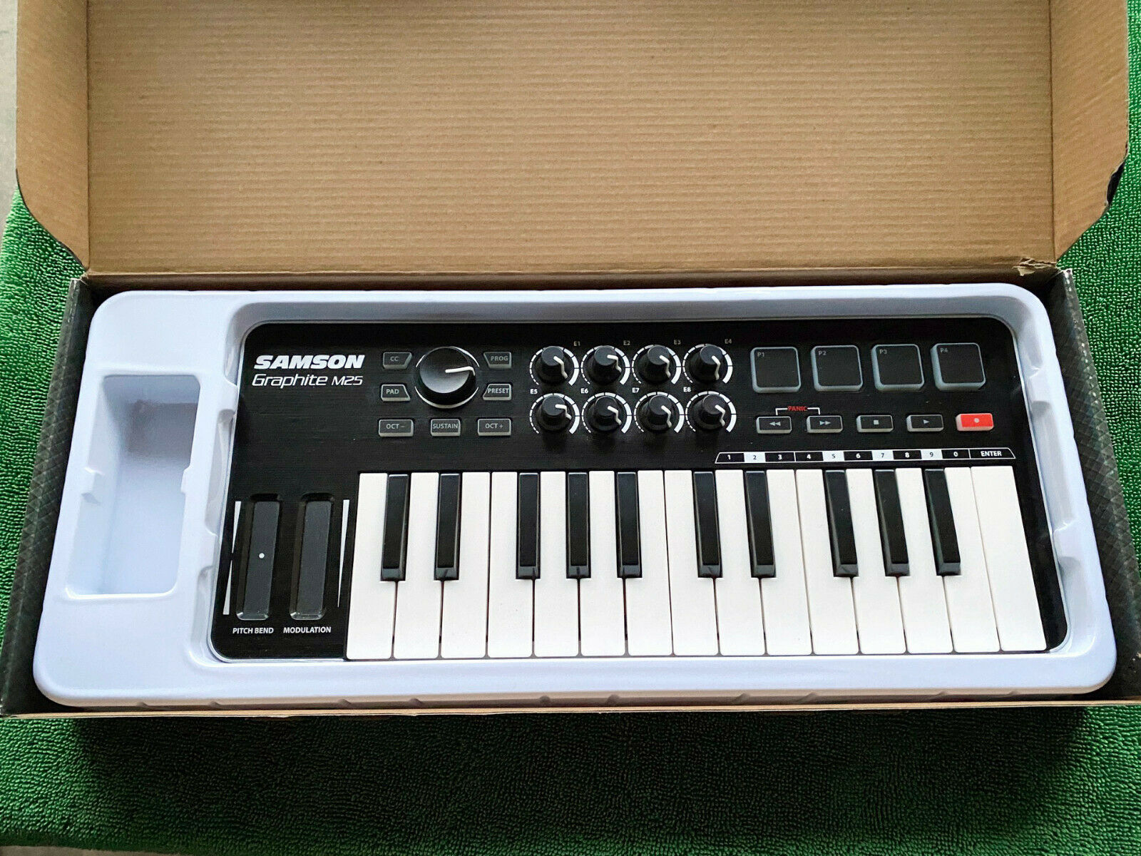 SAMSON GRAPHITE M25 USB MIDI KEYBOARD CONTROLLER - Fresh Stock Dated February 2026