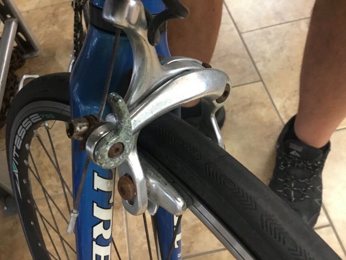 TREK BICYCLE AMD DISCOVERY CHANNEL **In-Store Pickup Only** (PSN021436) - Fresh Stock Dated February 2026