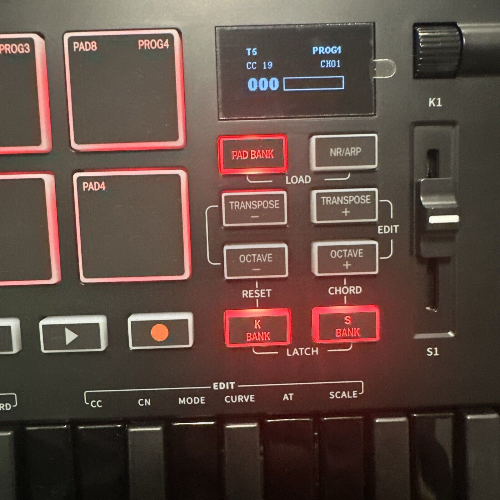 Donner MIDI Keyboard OLED Screen 25 Key 8 Drum Pads Touch Bar DJ Controller Pro - Fresh Stock Dated February 2026