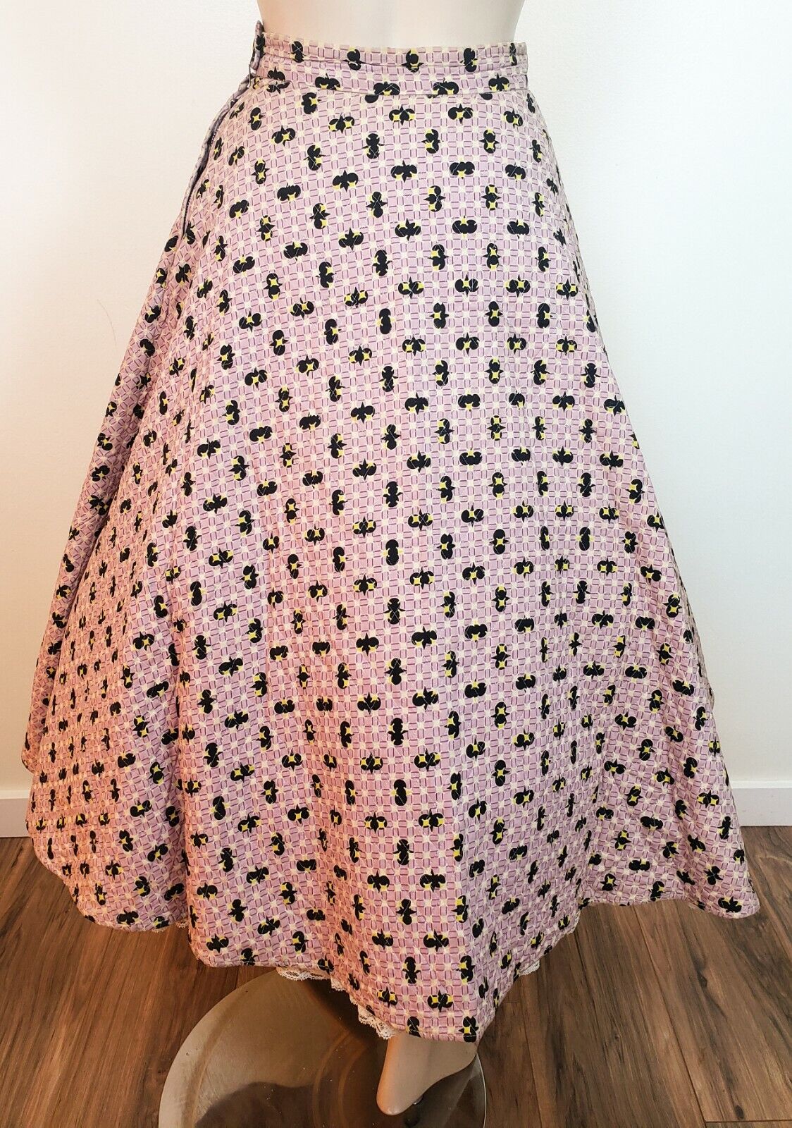 Unique Vintage 50s Rothley QUILTED CIRCLE SKIRT Swing Side Zip sz 2 - Fresh Stock Dated March 2026