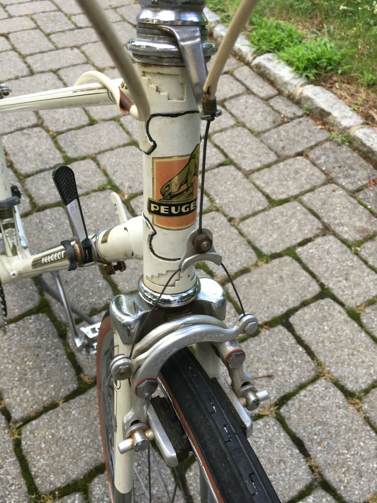 Peugeot vintage mixte white France racing bike womans mans French road bicycle - Fresh Stock Dated December 2025