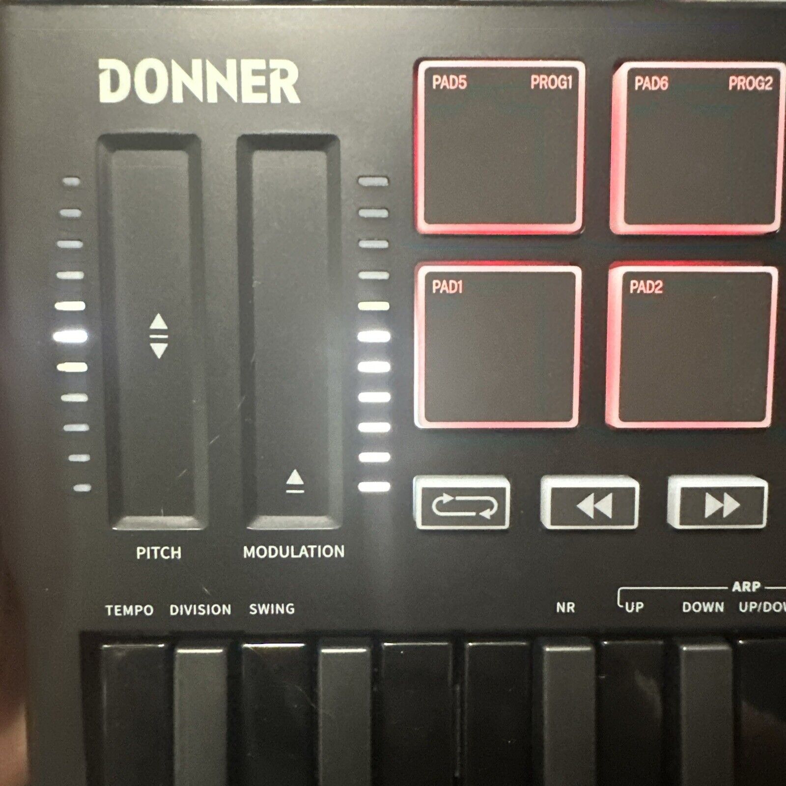 Donner MIDI Keyboard OLED Screen 25 Key 8 Drum Pads Touch Bar DJ Controller Pro - Fresh Stock Dated February 2026
