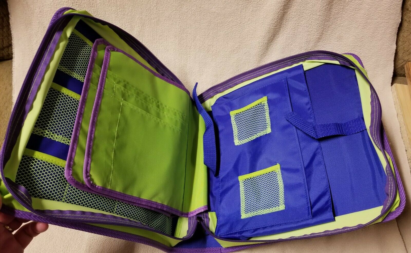 Leap Frog BINDER CASE STORAGE SYSTEM for LeapPad Books & Cartridges Zippered EUC - Fresh Stock Dated February 2026