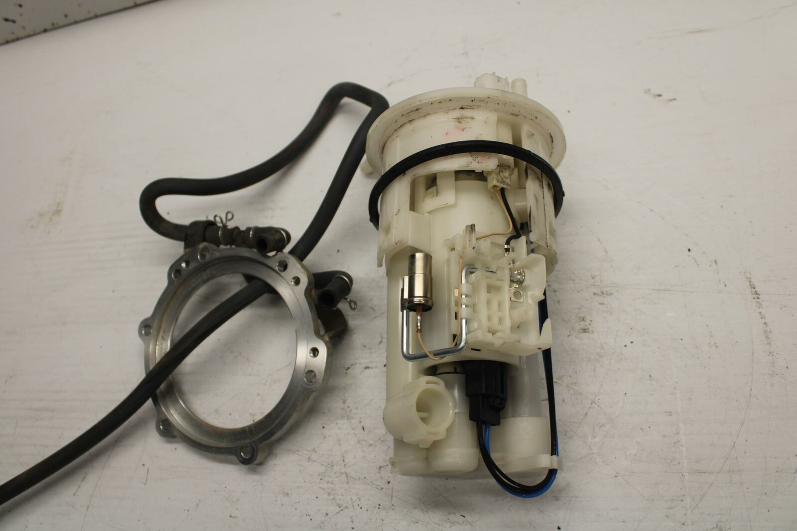 06 YAMAHA YZF R1 FUEL PUMP GAS PETROL SENDER UNIT  BB282 - Fresh Stock Dated February 2026