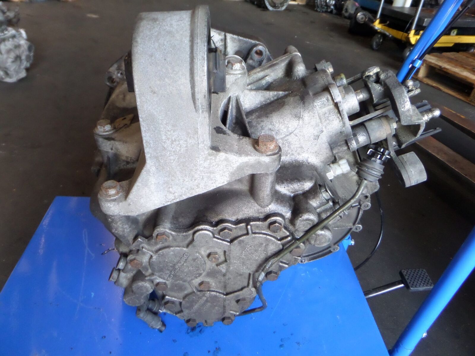 Mini Cooper S 6 Speed Manual Transmission R53 02-06 2300.7541423-01 0006398 BKL - Fresh Stock Dated February 2026