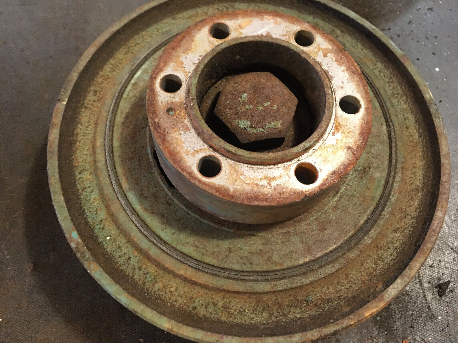 DAMPER harmonic balancer Chrysler Marine 318 V8 - Fresh Stock Dated February 2026