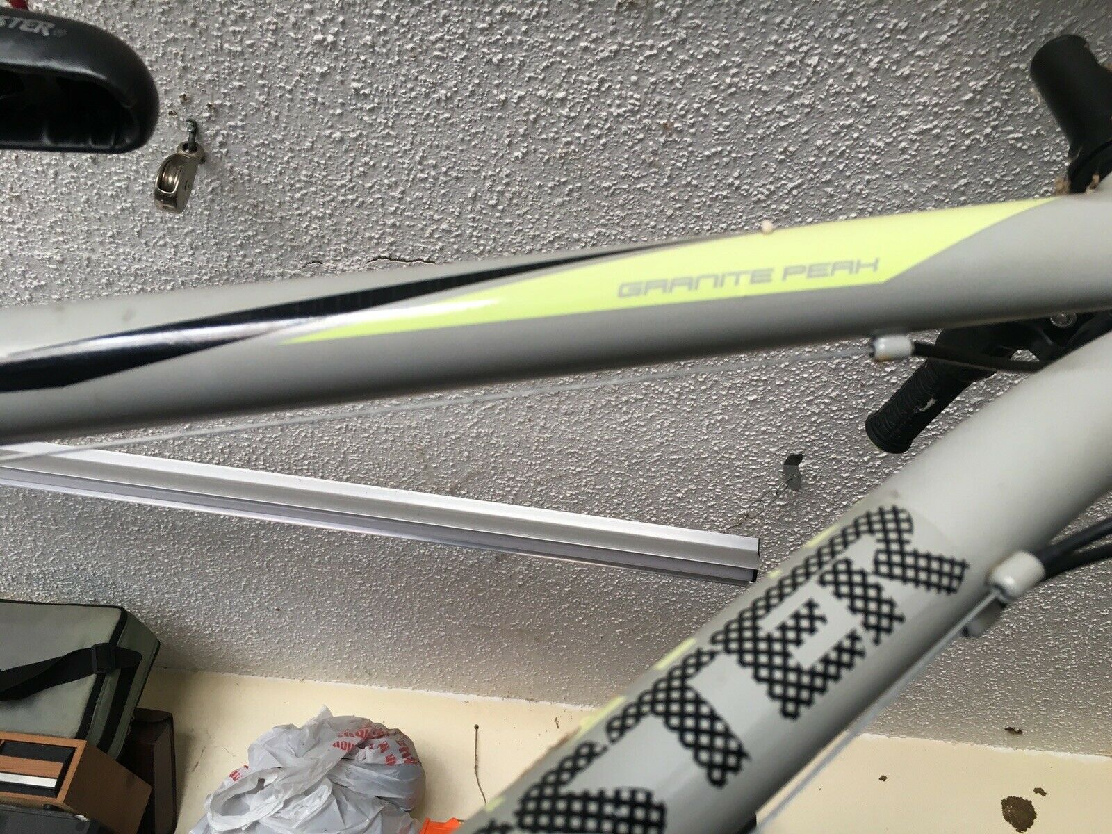 ROADMASTER Boy”s Bicycle 24” - Fresh Stock Dated February 2026