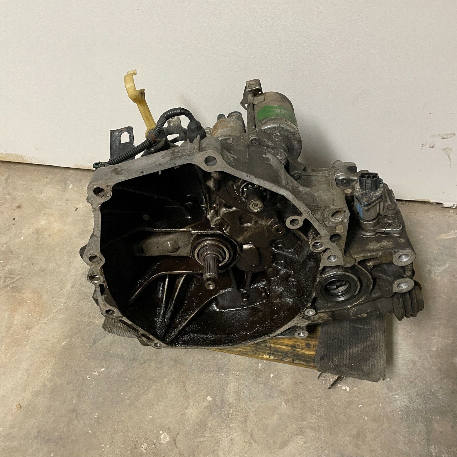 92-95 Honda Civic EX / SI Manual Transmission - 5 Speed - VTEC D16Z6 - Fresh Stock Dated February 2026