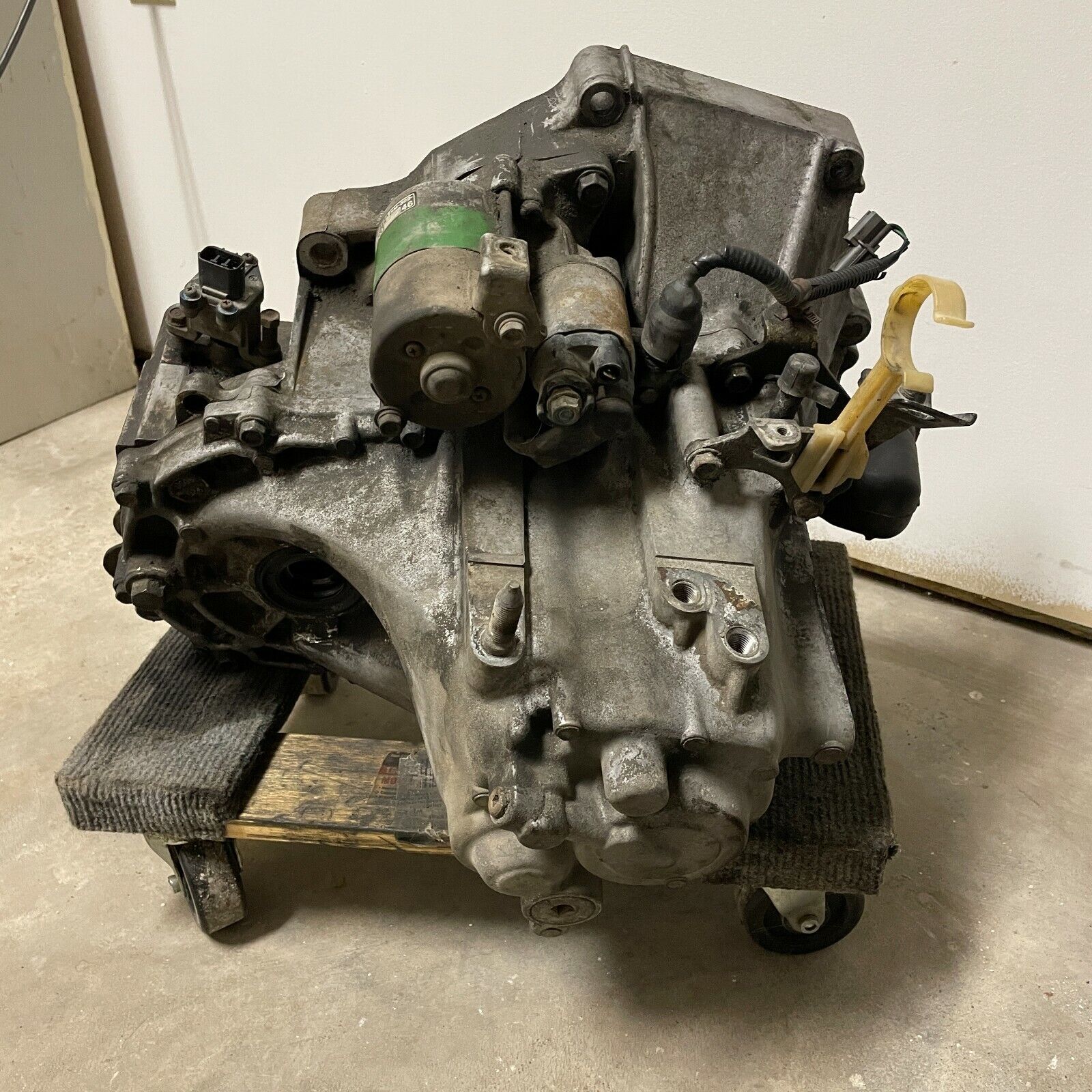 92-95 Honda Civic EX / SI Manual Transmission - 5 Speed - VTEC D16Z6 - Fresh Stock Dated February 2026