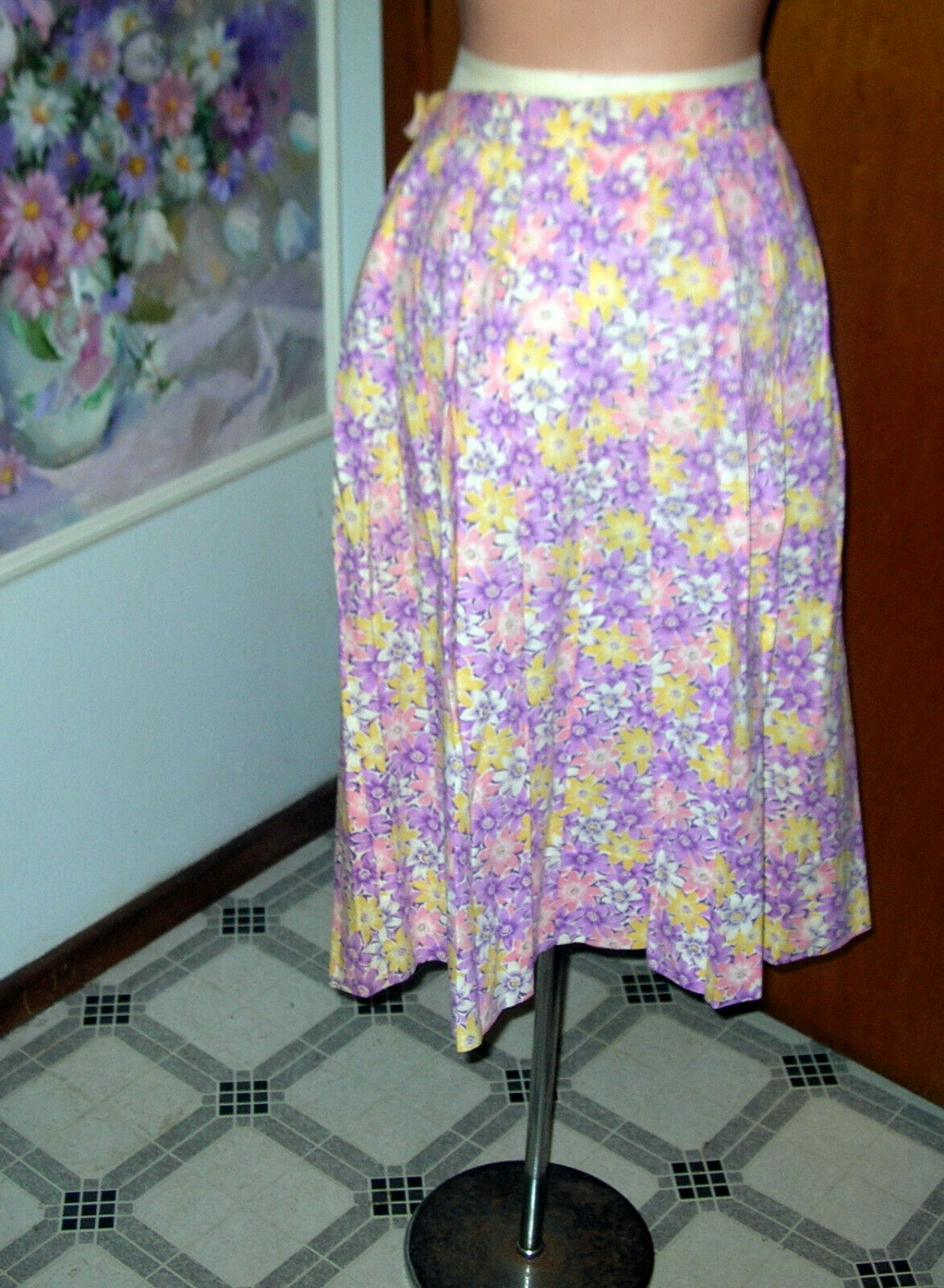 Vintage 50's-60's Cotton Floral Print Pleated Skirt w/ Side Zipper..Waist 30