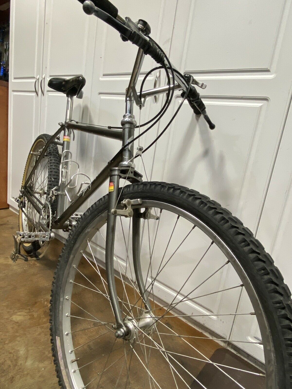 1983 Specialized Stumpjumper with Bull-moose bars (almost 100% original) - Fresh Stock Dated February 2026
