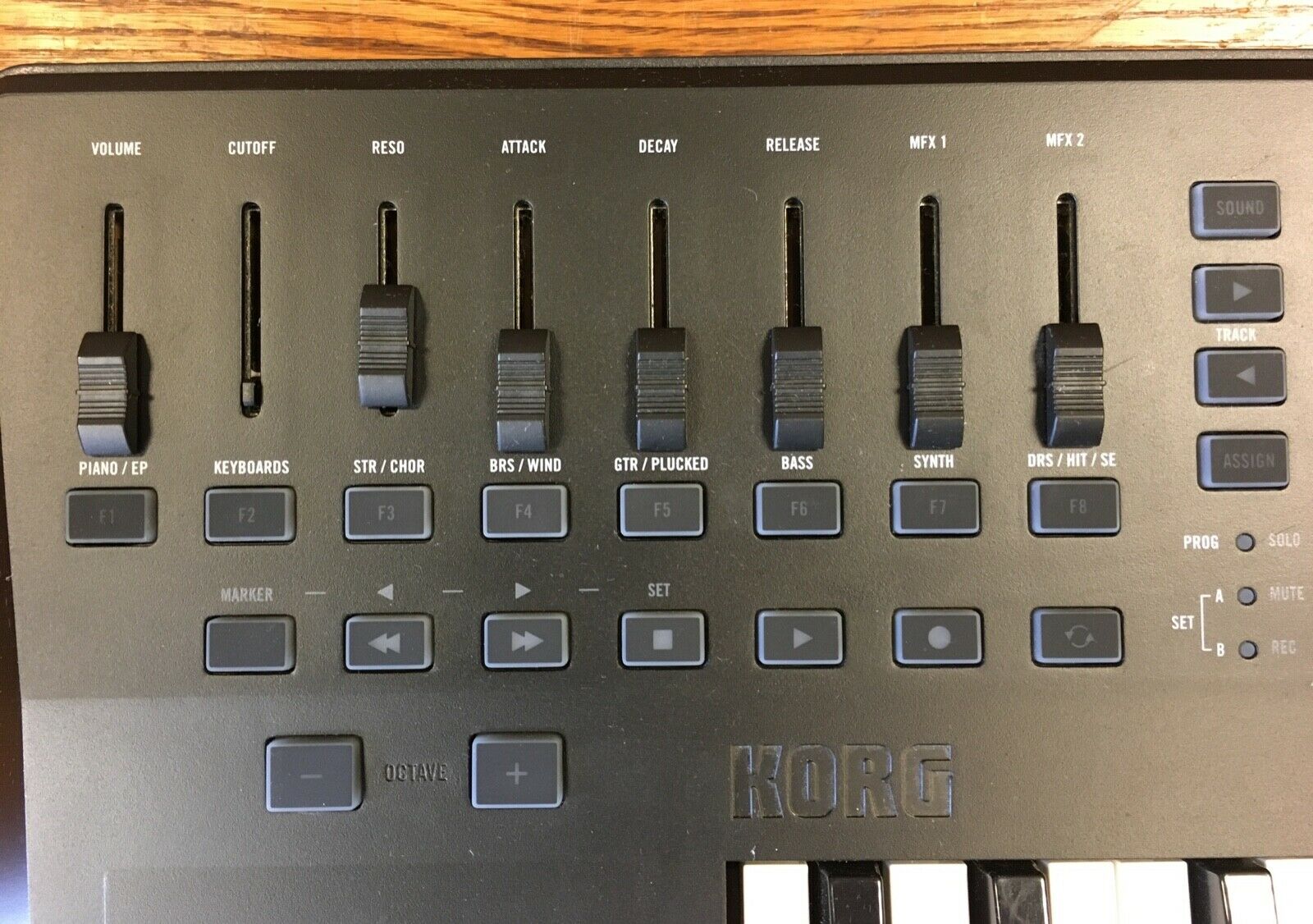 Korg Taktile 25 USB MIDI keyboard Controller - No Reserve - Fresh Stock Dated February 2026