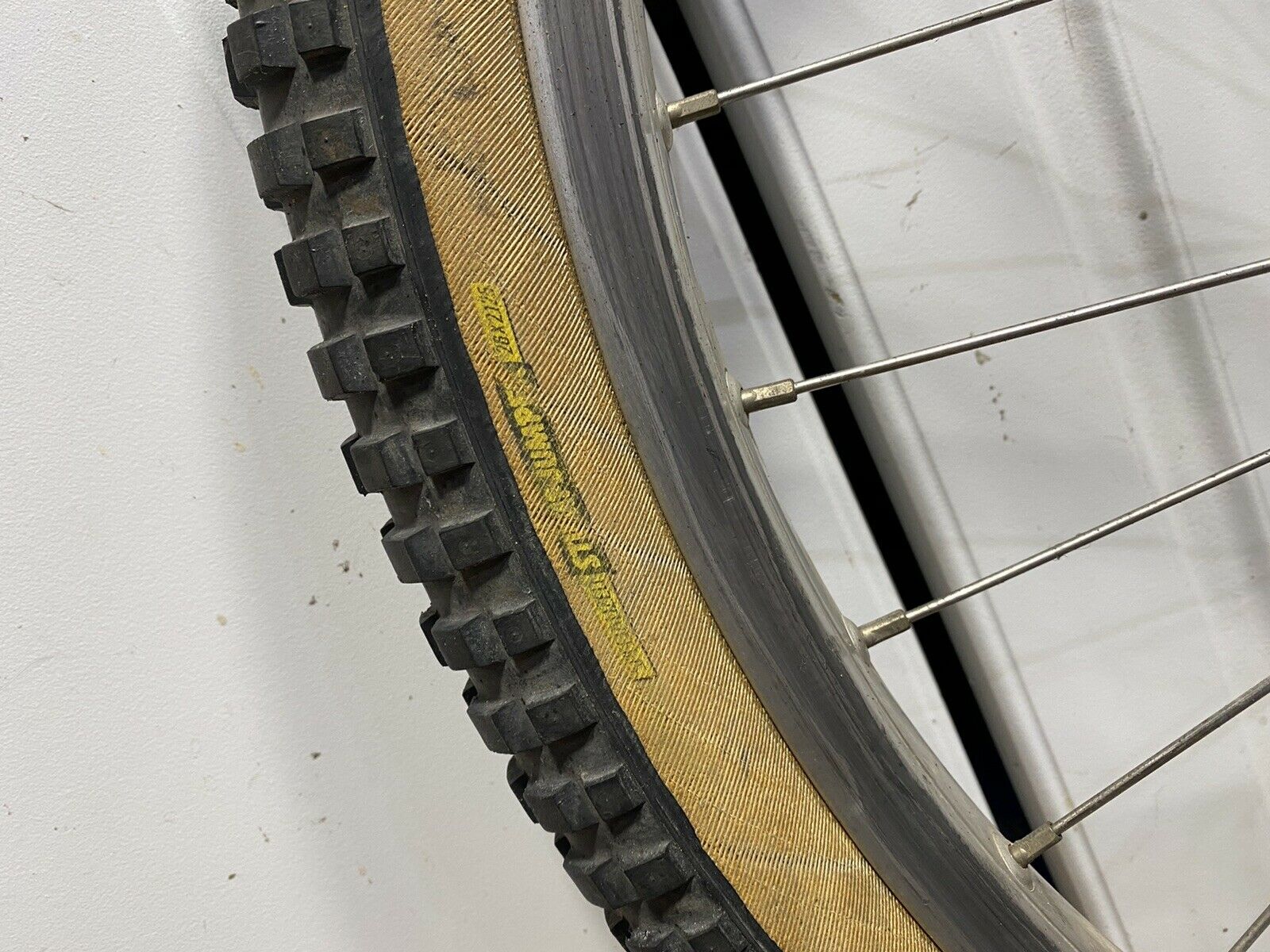 1983 Specialized Stumpjumper with Bull-moose bars (almost 100% original) - Fresh Stock Dated February 2026