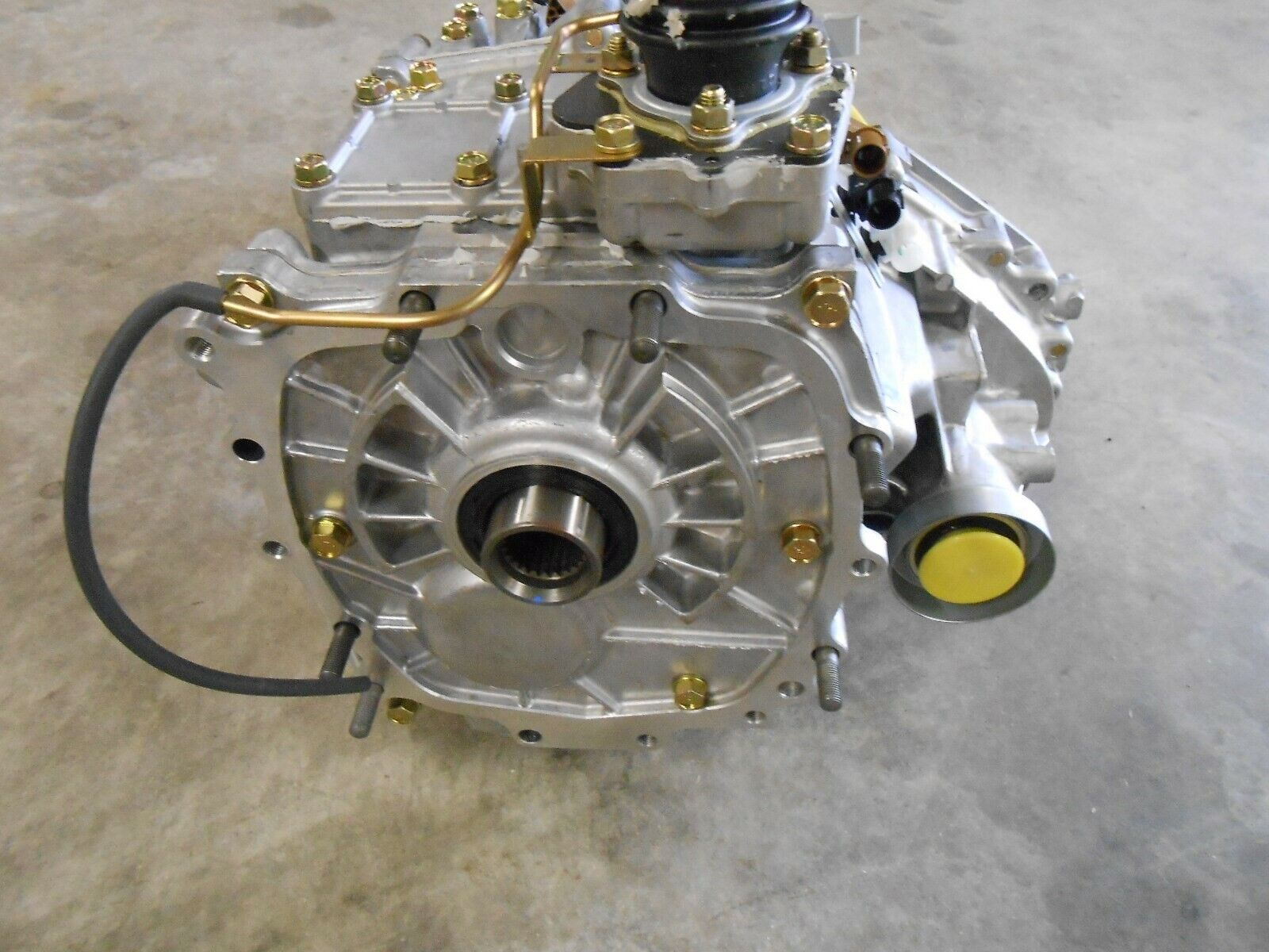 MR246760 MITSUBISHI MANUAL TRANSMISSION ASSEMBLY - Fresh Stock Dated February 2026