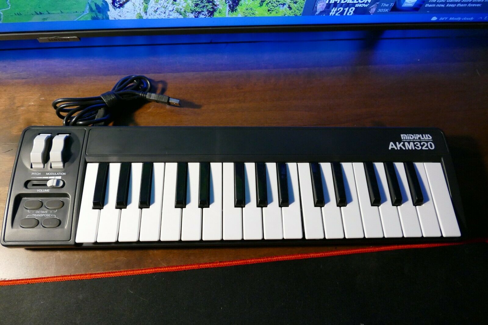 Arturia Keystep Controller/Sequencer + MIDIPLUS AKM320 Controller + Extras - Fresh Stock Dated February 2026