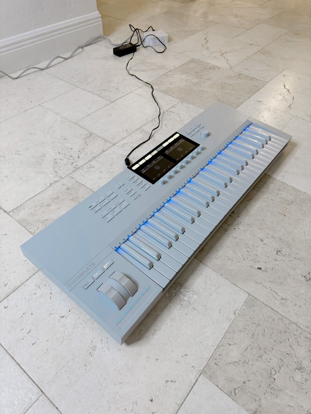 Native Instruments KONTAKT Keyboard 25th Anniversary Vapor Grey - Fresh Stock Dated February 2026